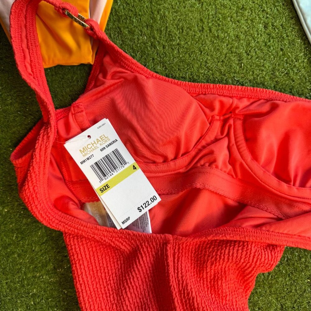 Summer One-Piece Swimwear Collection - Picture 2 of 6